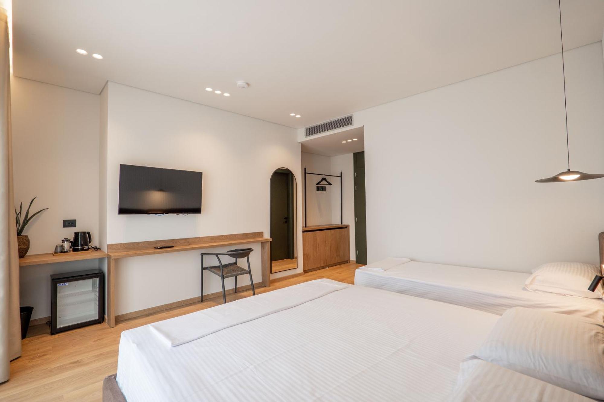 Kamara Rooms Sarande Bagian luar foto