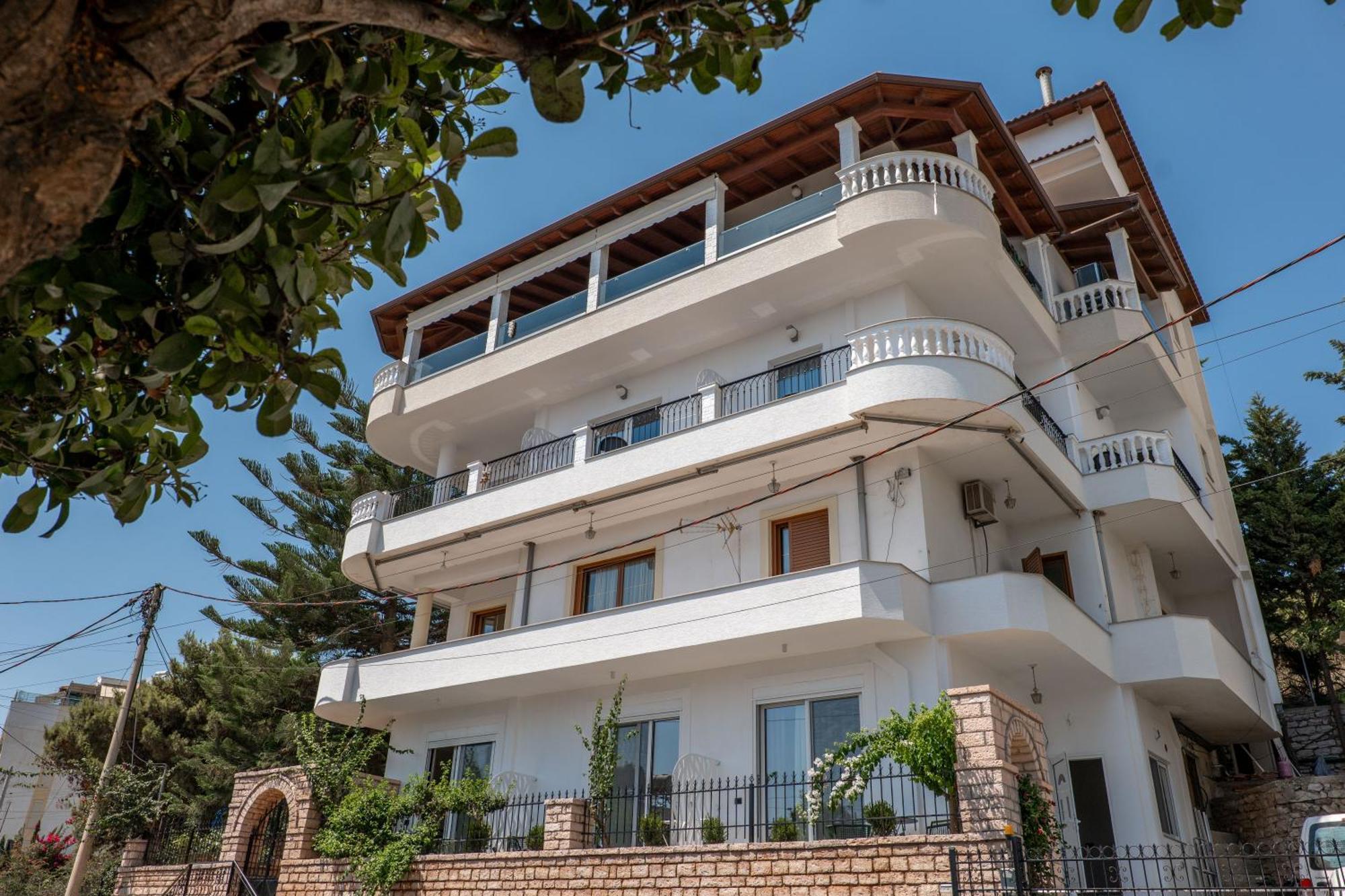 Kamara Rooms Sarande Bagian luar foto