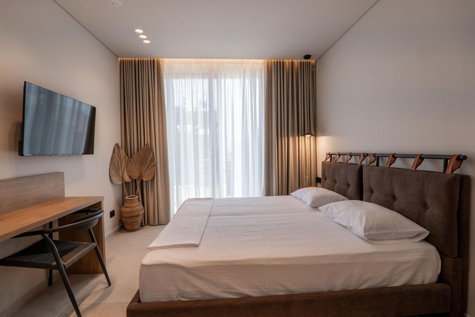 Kamara Rooms Sarande Bagian luar foto