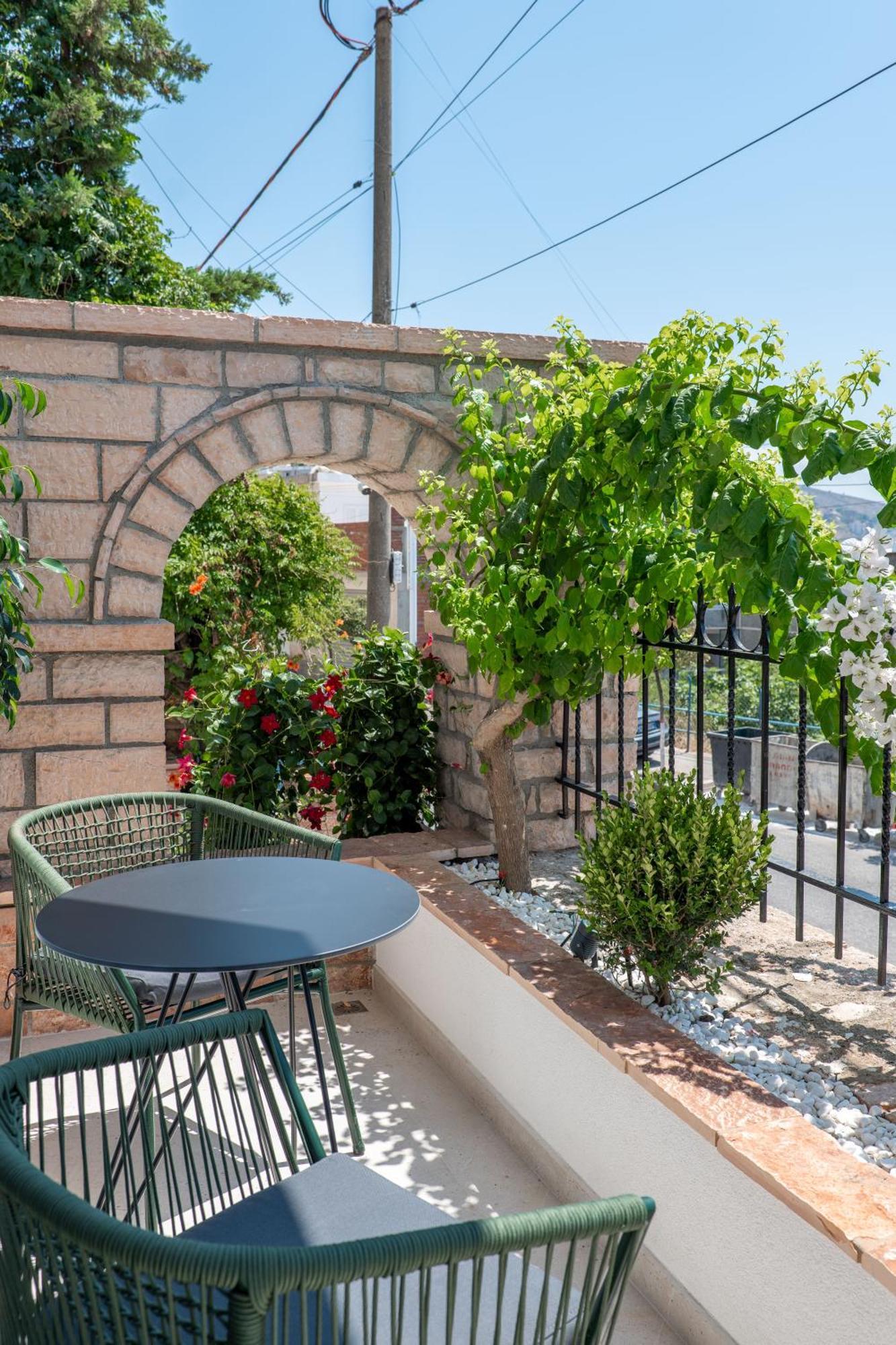 Kamara Rooms Sarande Bagian luar foto